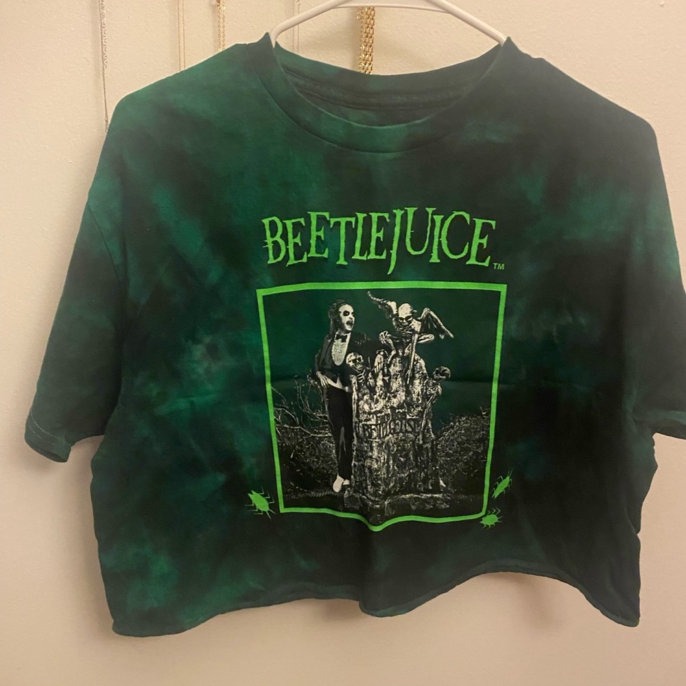 Beetlejuice green tie dye crop t shirt